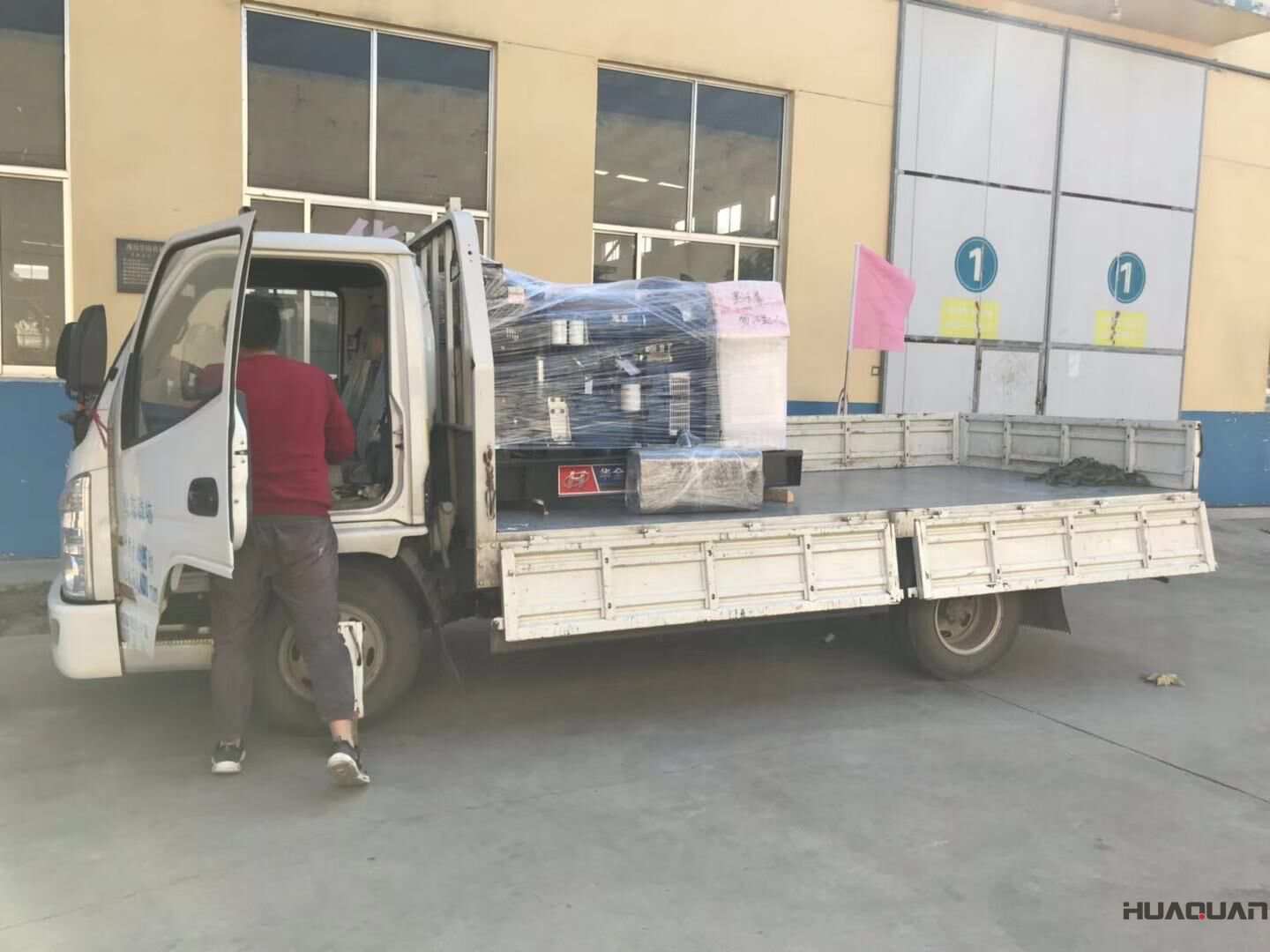 10月26日，一臺50kw靜音箱柴油發(fā)電機(jī)組從華全動力順利發(fā)往江蘇