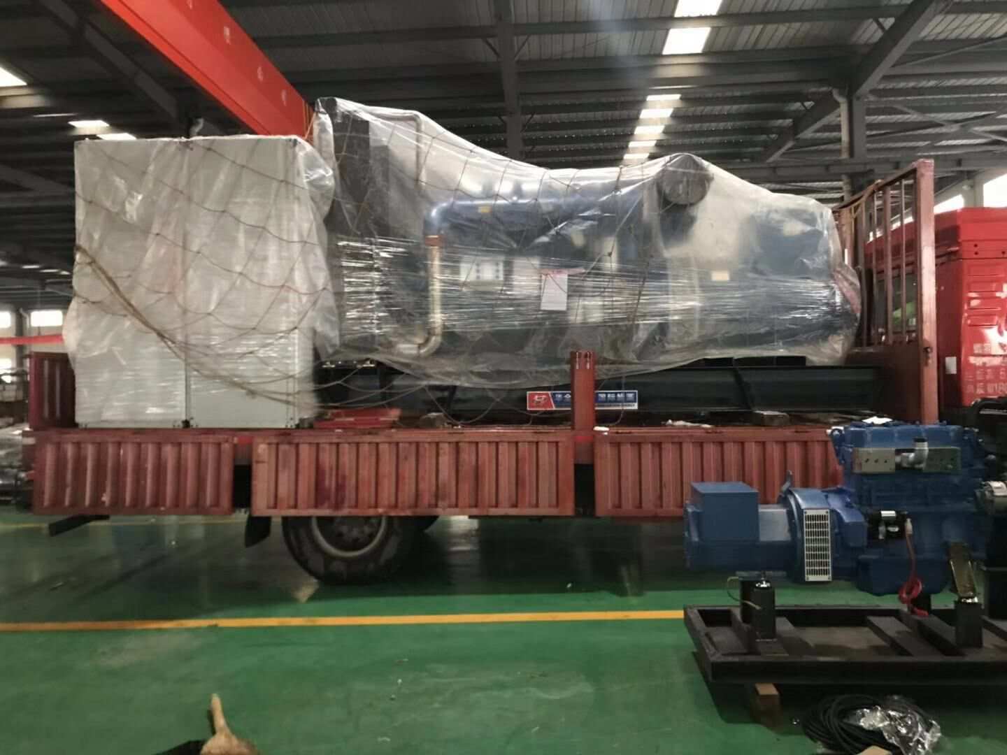 12月9日，李先生從華全動力采購的600kw立柜自啟動柴油發(fā)電機組順利發(fā)往山東省