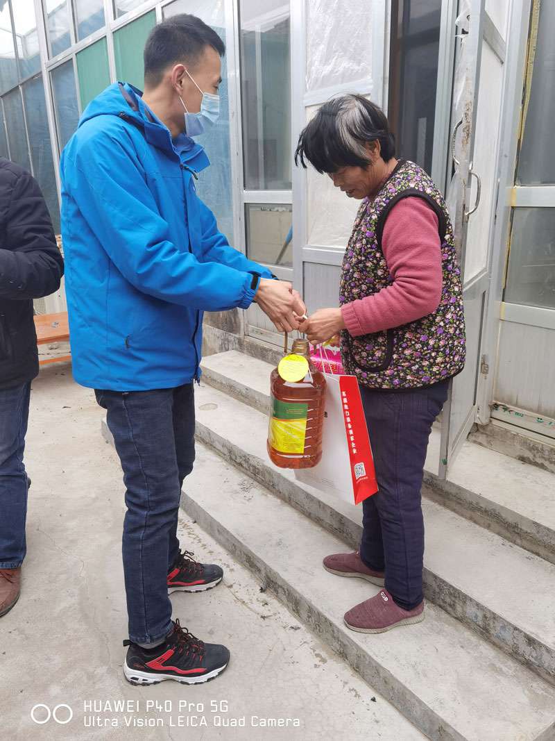 黨建共建促發(fā)展，愛心公益顯擔當！華全公司走進永寧官莊村